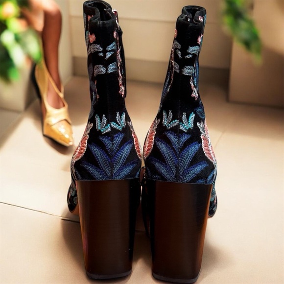 Rebecca Minkoff Floral Embroidered Ankle Boots Size 10 - Picture 2 of 12
